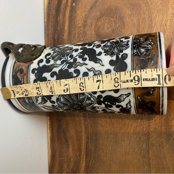 Dark Floral Asian Vase with Handles, Traditional style - Picture 10 of 10